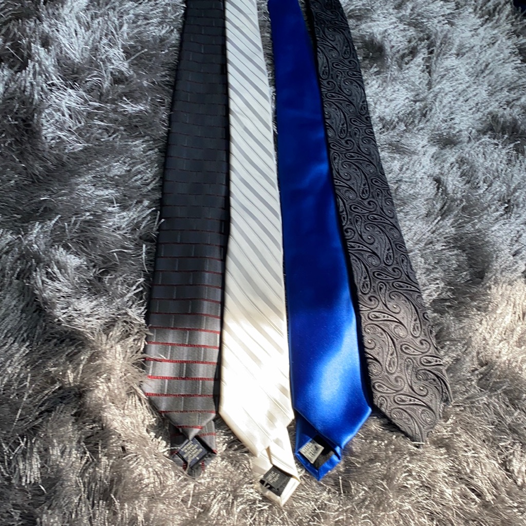 4 Tie Bundle